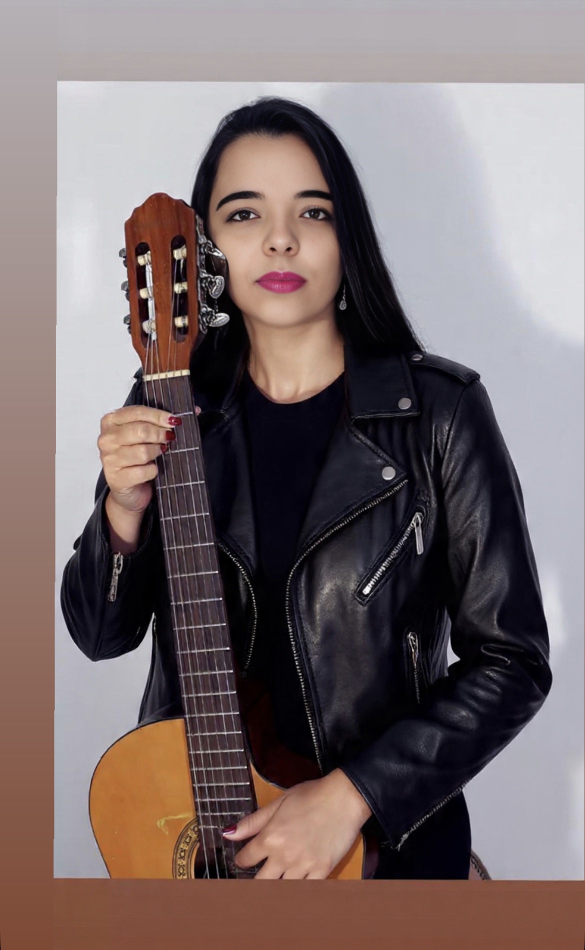 PATRÍCIA BARROSO MODELO FOTOGRÁFICA E CANTORA